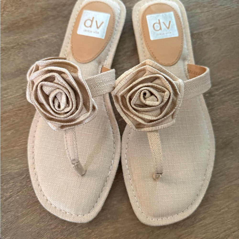 DV by Dolce Vita Beige Floral Thong Sandals with Fabric Rose